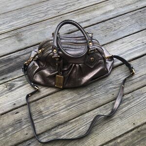 MARC BY MARC JACOBS BABY AIDAN CLASSIC Q SATCHEL HANDBAG - GOLD LEATHER